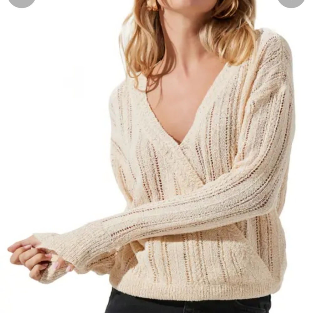 NWT, Cream sweater, size s and xs